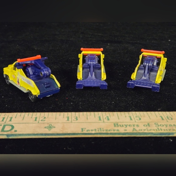Matchbox Wrecker Tow Truck Lot of 3 Die Cast Vehicles - Picture 3 of 4